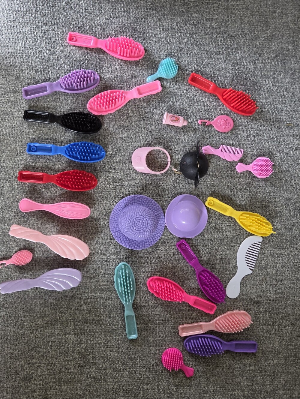 Barbie Small Hair Brushes And Combs and hats
